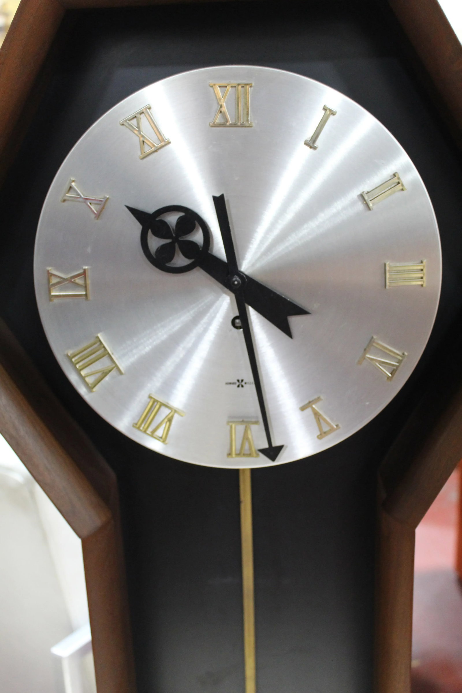 1970 Arthur Umanoff for Howard Miller Pendulum Coffin Clock #557 - 6