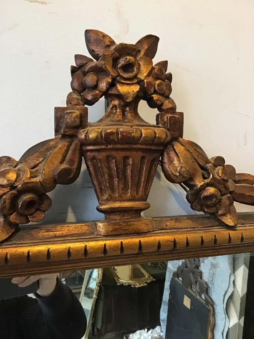 1940s Carved Wood French Mirror With Urn On Top - 3