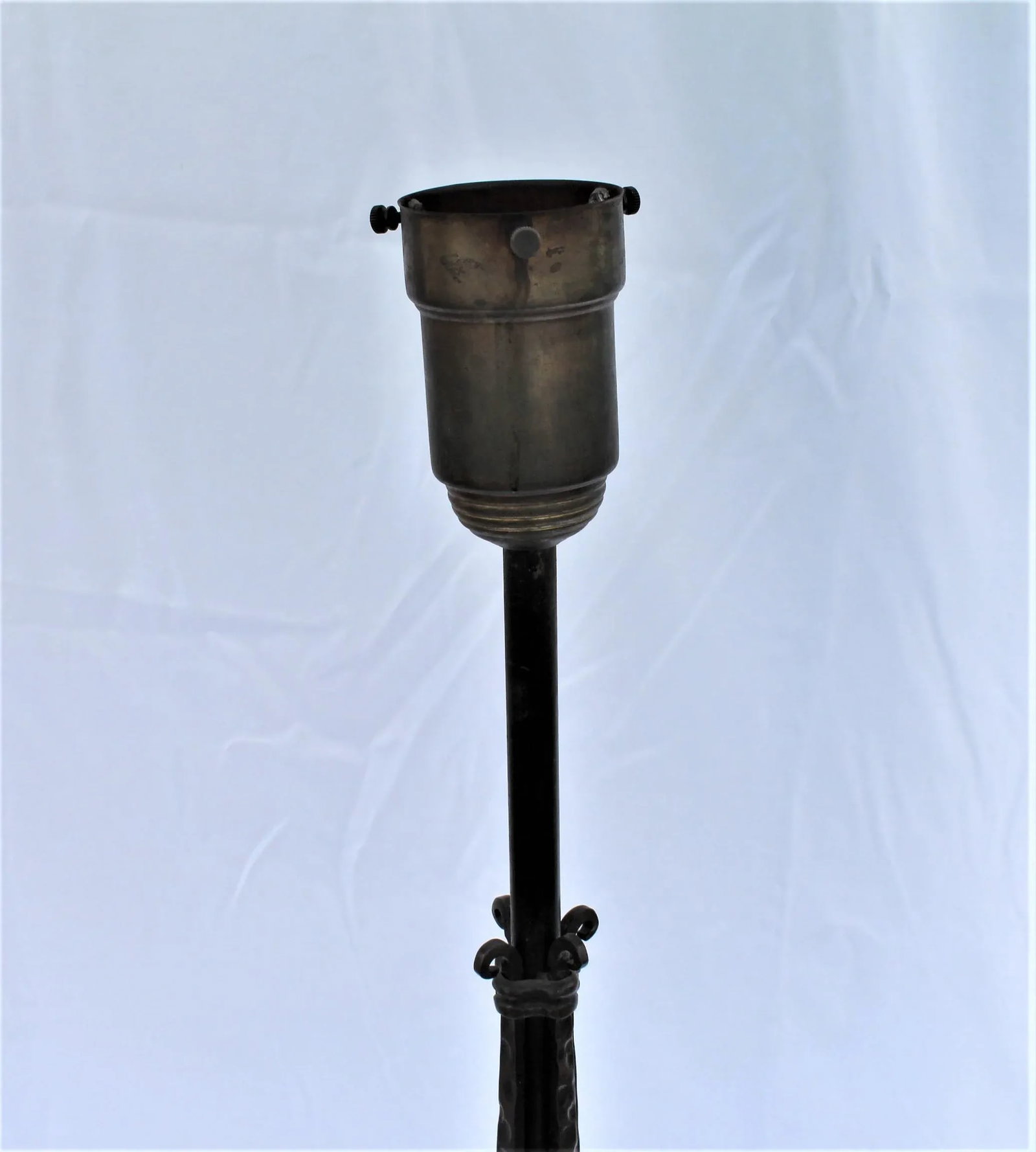 1920s Art Deco Original Iron Forged Floor Lamp - 3