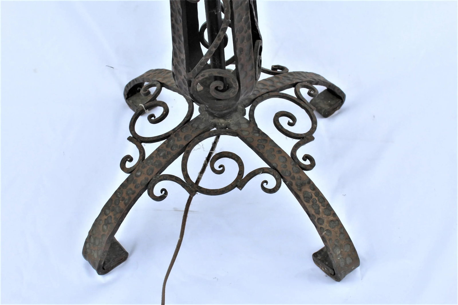 1920s Art Deco Original Iron Forged Floor Lamp - 4