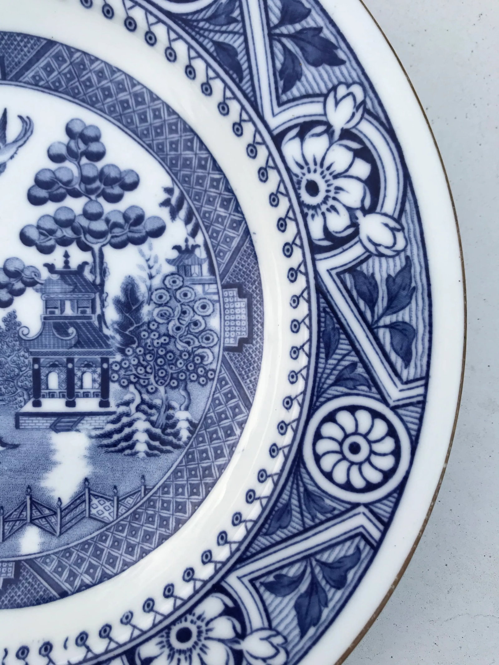 Wedgwood Antique Chinoiserie Blue Willow Shallow Bowls and Plates - A Set of 11 - 10
