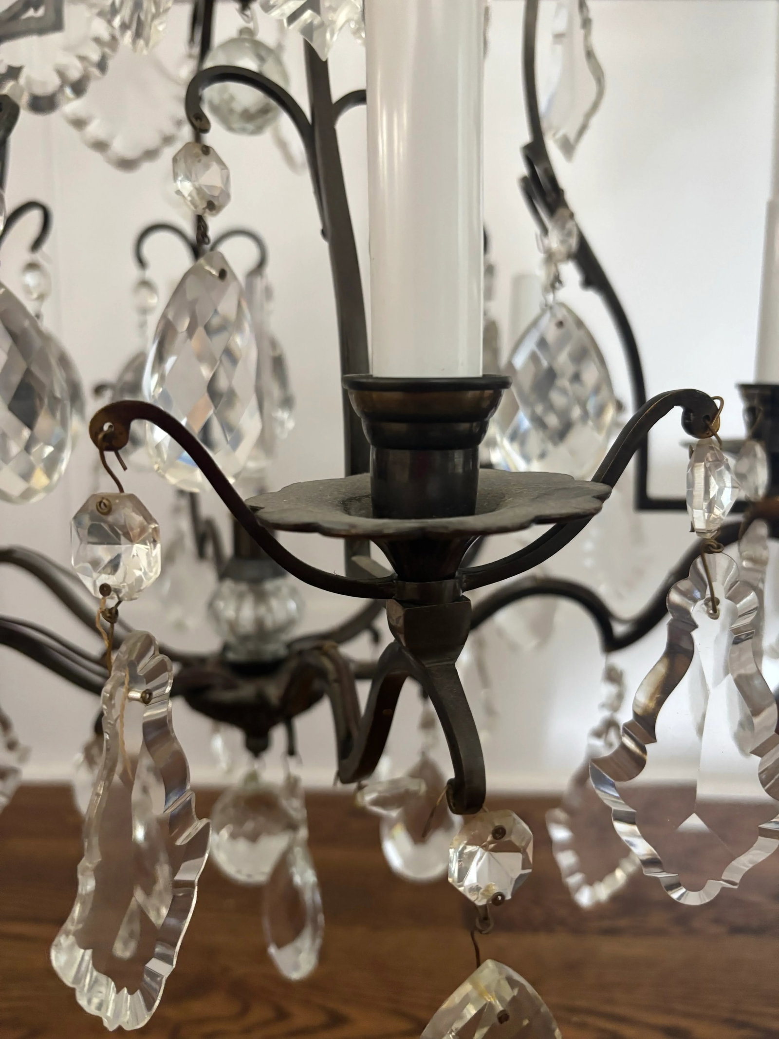 Early 20th Century French Louis XV Style Six Light Bronze or Brass Chandelier With Abundance of Cut - 5