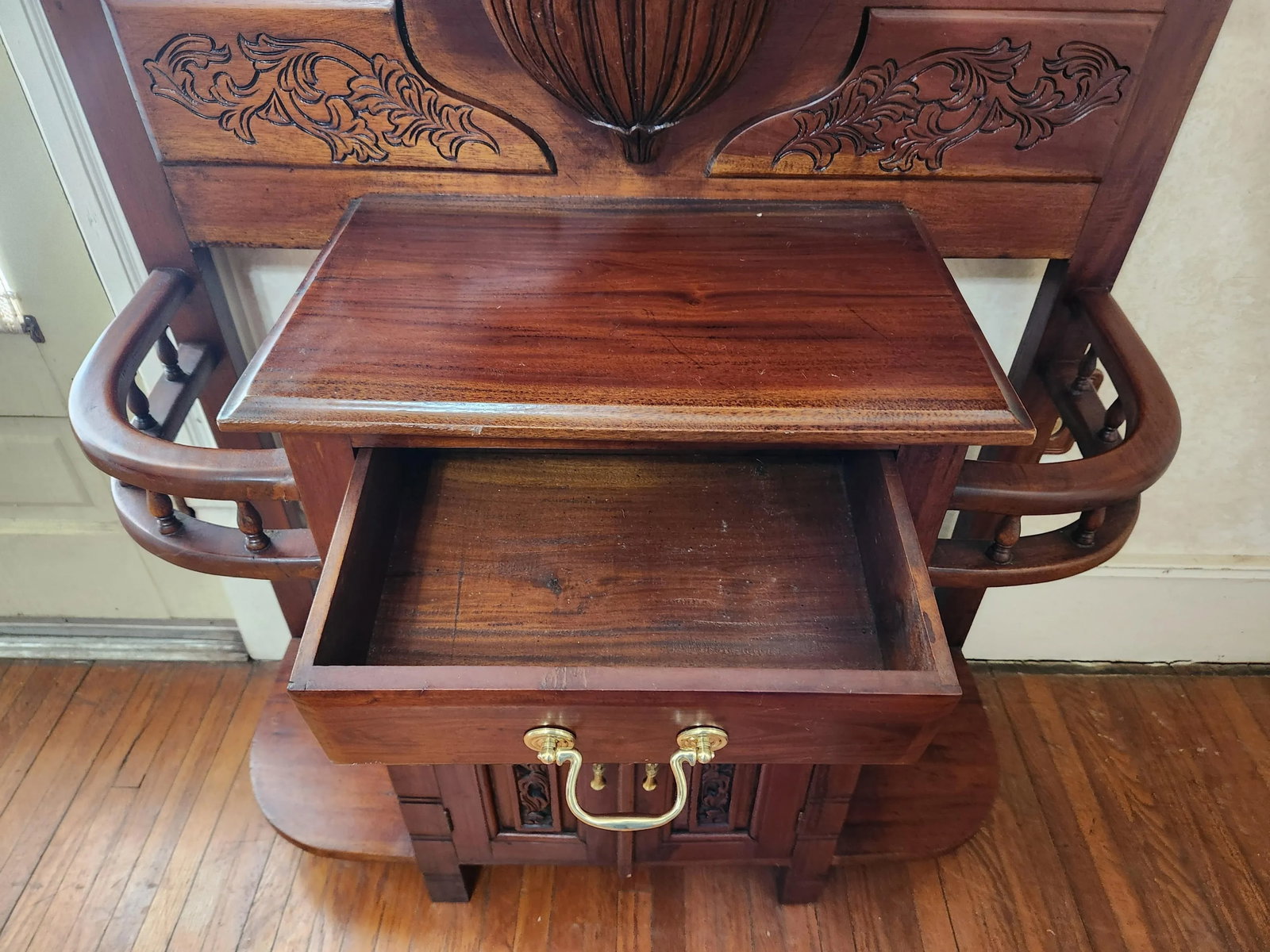Late 20th Century Victorian Style Mahogany Hall Tree With Storage - 9