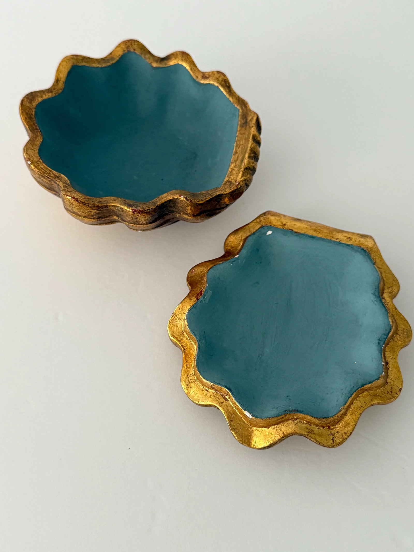 Vintage Gilt Shell Covered Ceramic Box - 3