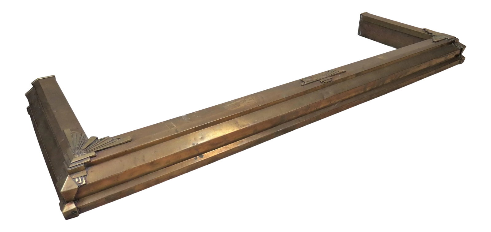 Vintage English Metal Fireplace Fender: This is a lovely English fireplace fender or fireplace kerb from either the late 19th or early 20th century. It is made out metal. Beautiful corners give this piece its unique look. The piece is in