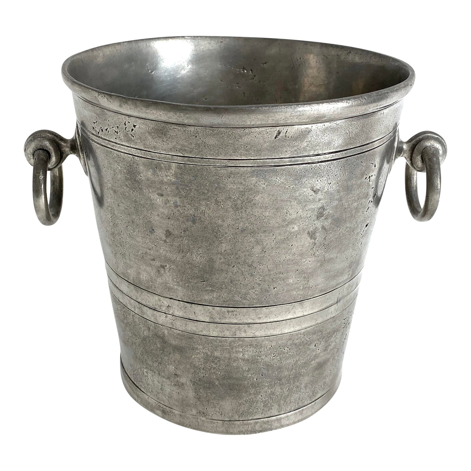 Les Etains De Paris French Pewter Champagne Cooler: Magnificent Les Etains de Paris French pewter champagne cooler. Its impressive side handles stand out, well detailed with articulated rings and an antique pattern and patina. Engraved brand monogram