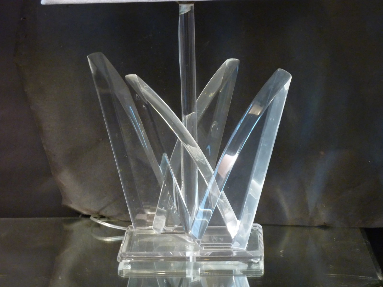 Van Teal Acrylic Lamp - 3