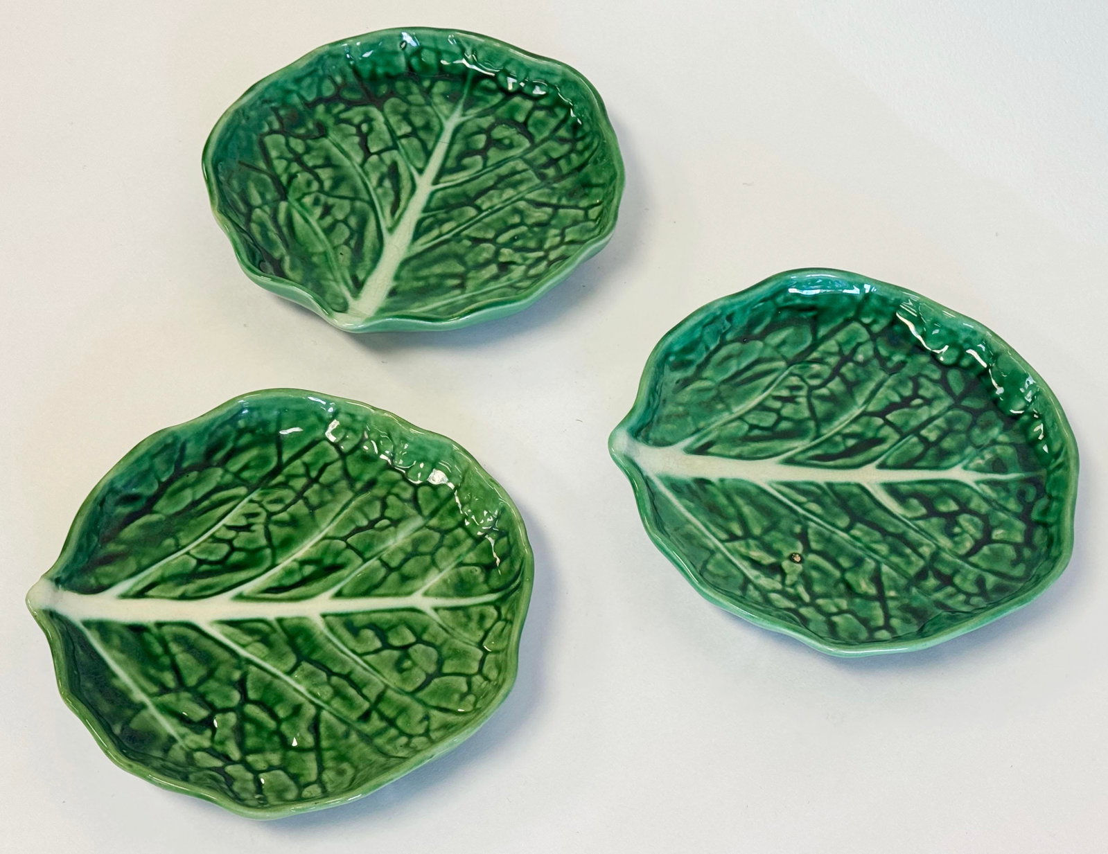 Vintage Bordallo Pinheiro Style Cabbage Leaf Plates, Set of 3 - 4
