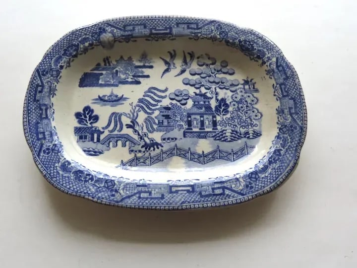 Late 18th or Early 19th Century English Creamware Blue and White Willow Sauce Tureen and Ladle - 12