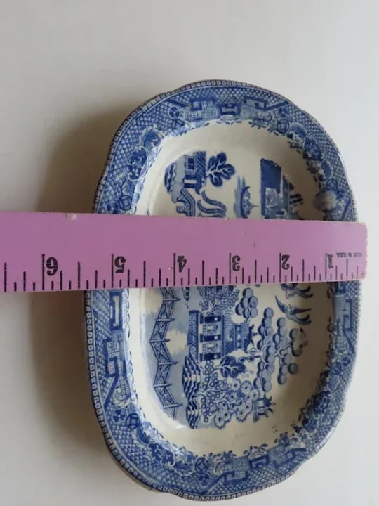Late 18th or Early 19th Century English Creamware Blue and White Willow Sauce Tureen and Ladle - 7