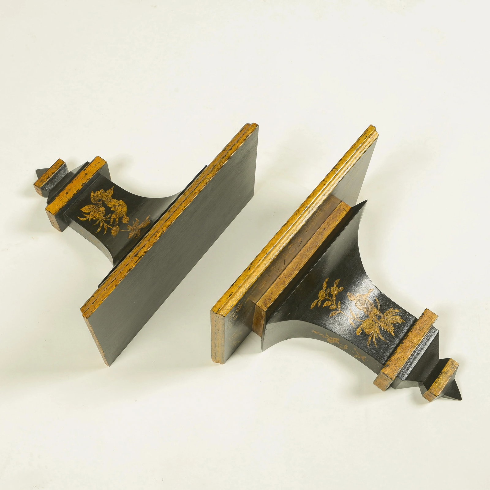Pair of Chinoiserie Black and Gilt Brackets - 3