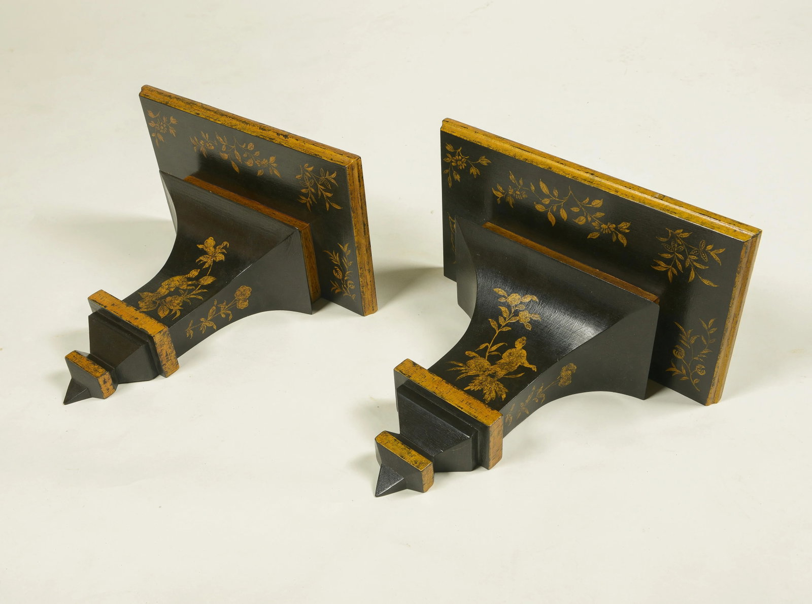 Pair of Chinoiserie Black and Gilt Brackets - 4