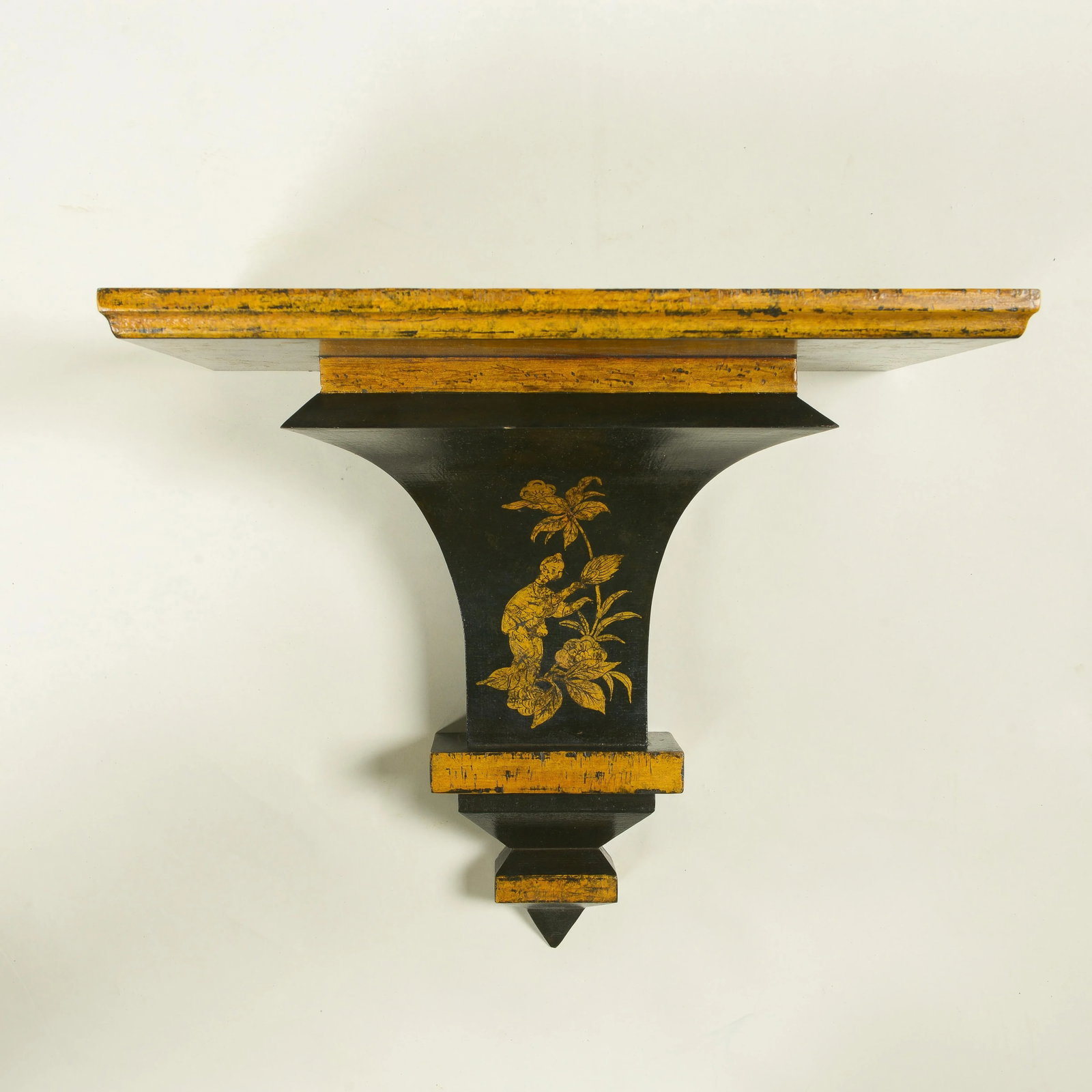 Pair of Chinoiserie Black and Gilt Brackets - 8