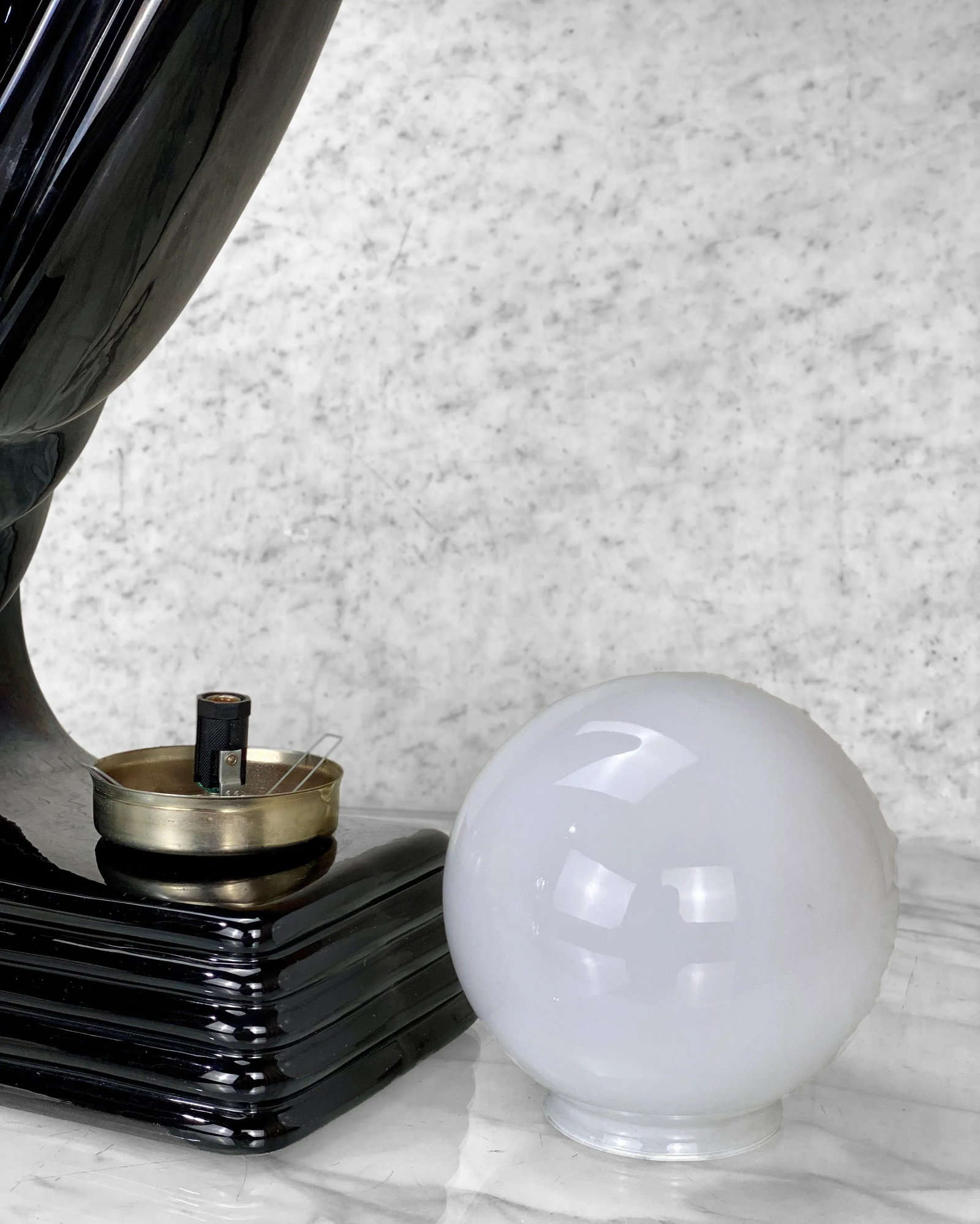 Vintage Art Deco Black Porcelain Sculpted Cascading Wing Table Lamp - 9