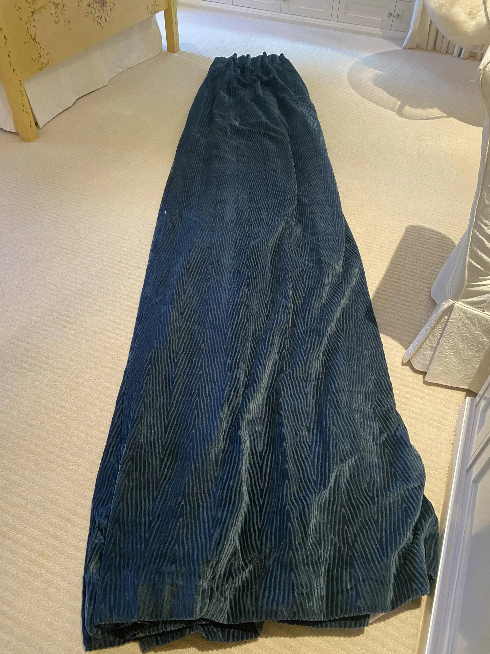 2000s Lee Jofa Velvet Drapes- Set of 2. Drapery/Curtains - 3