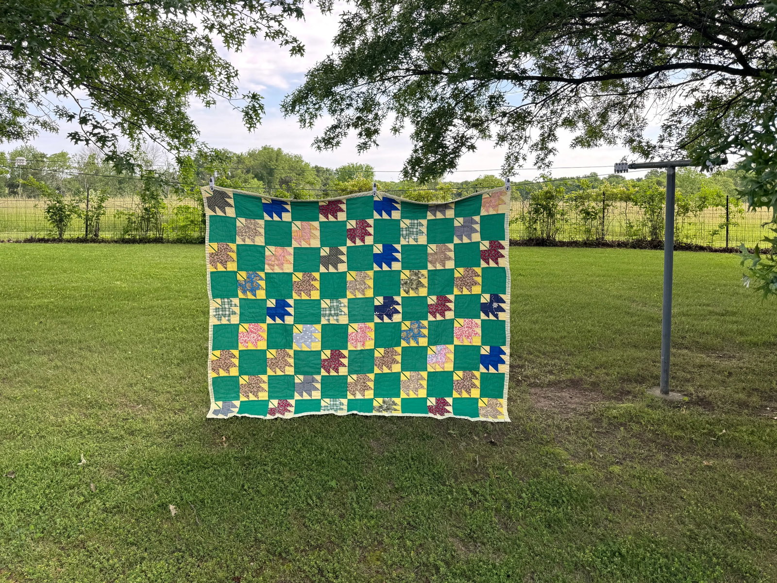 Vintage Maple Leaf Quilt - 12