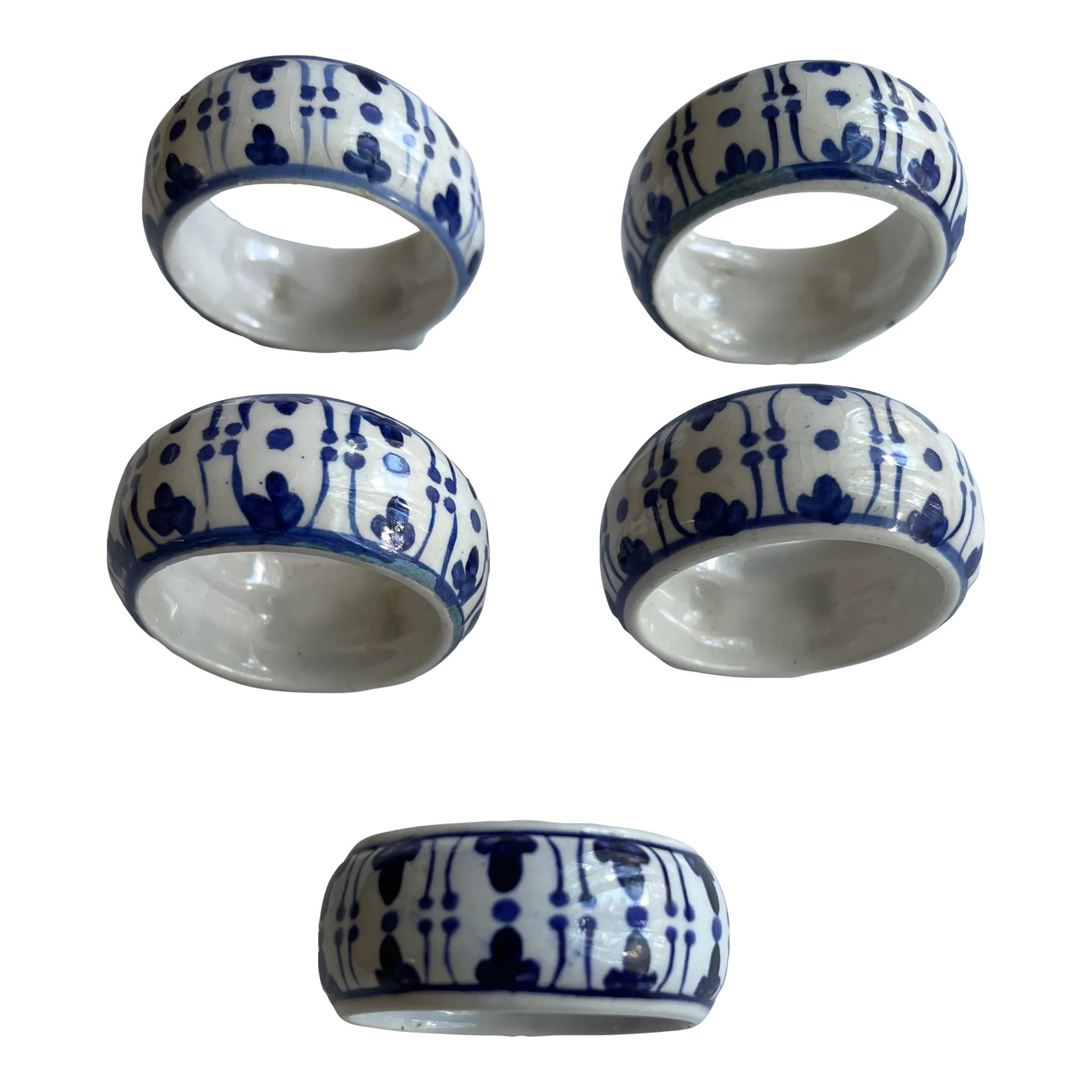 Blue and White Napkin Rings: Vintage blue and white ceramic napkin rings. Perfect for your summer table. COMBINED SHIPPING WITH OTHER ITEMS IN MY SHOP. Condition: Alterations: Original Condition Unaltered Imperfections: Some