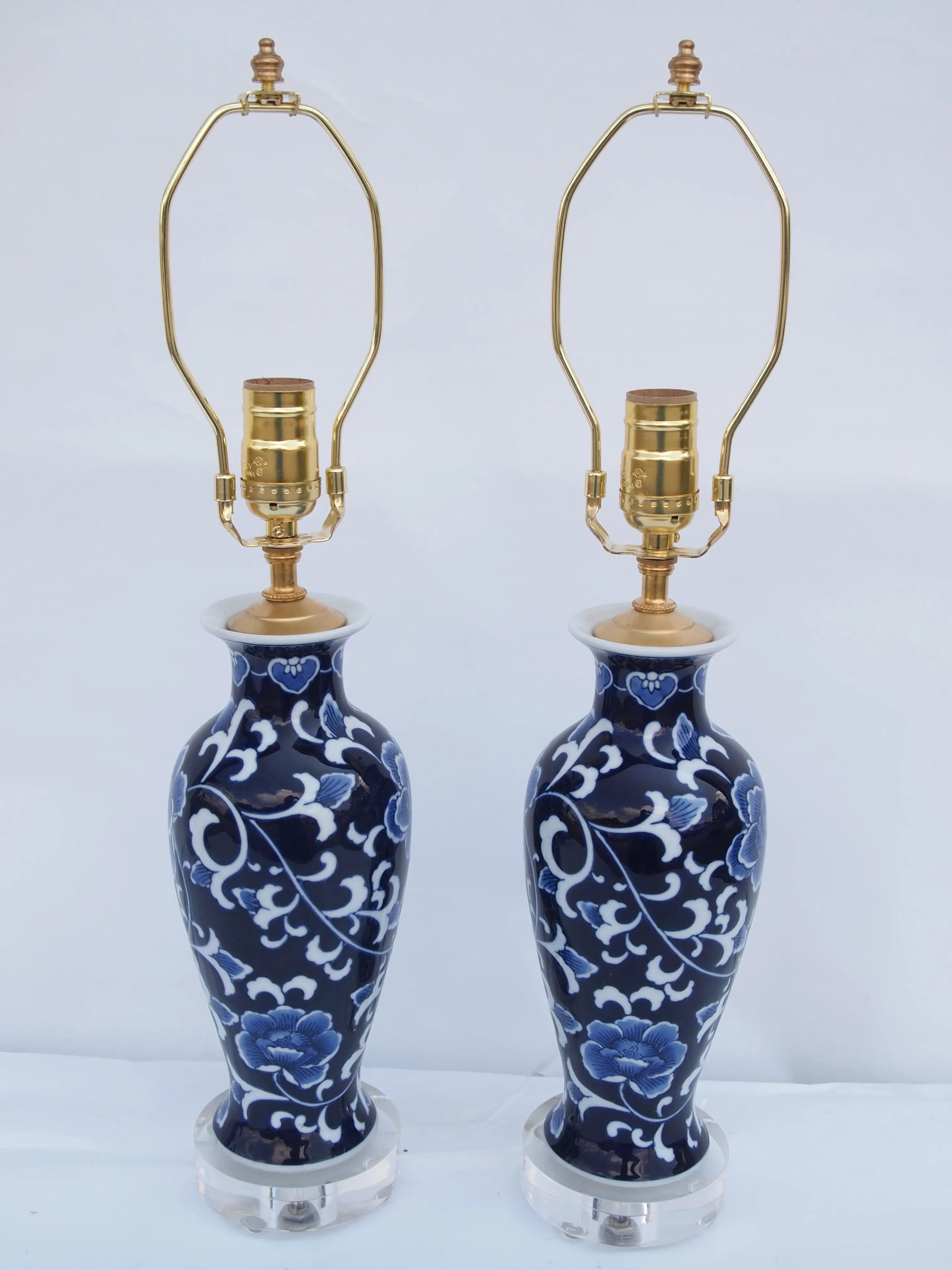 Pair of Chinese Blue and White Lamps - 5