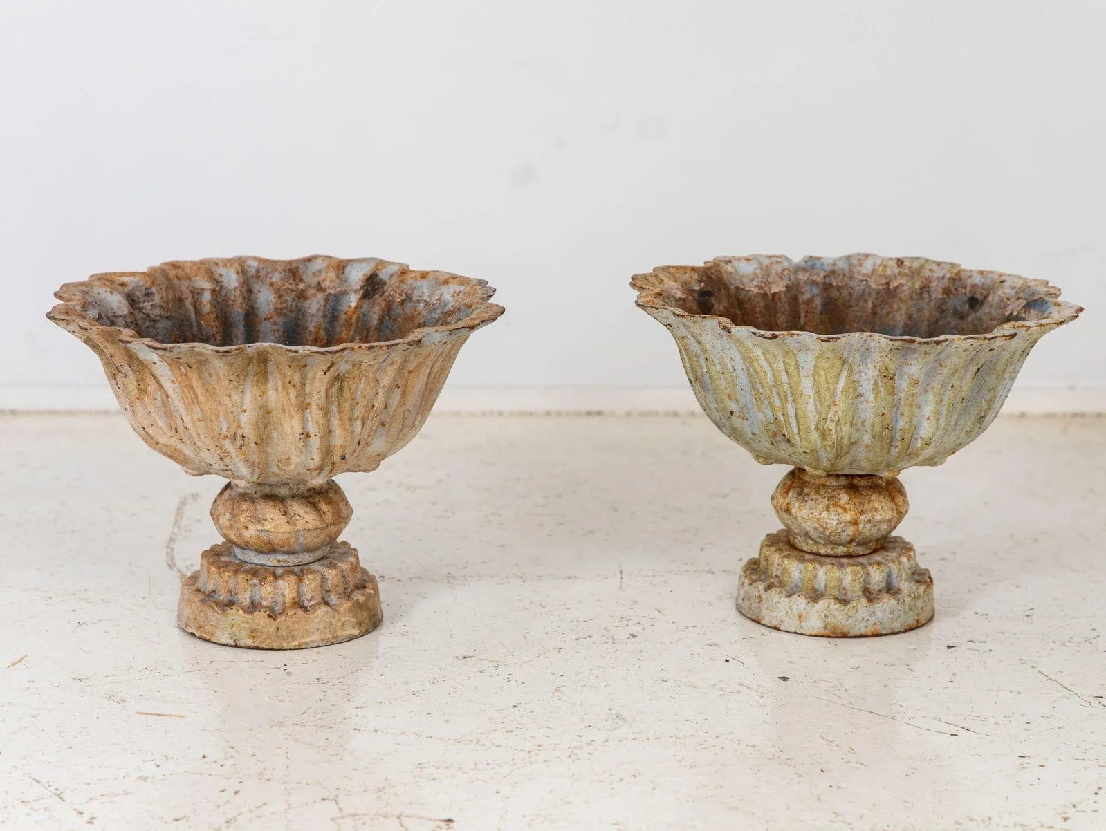 Pair of Verdigris Painted Iron Tazzas or Urns, English Late 20th Century - 5