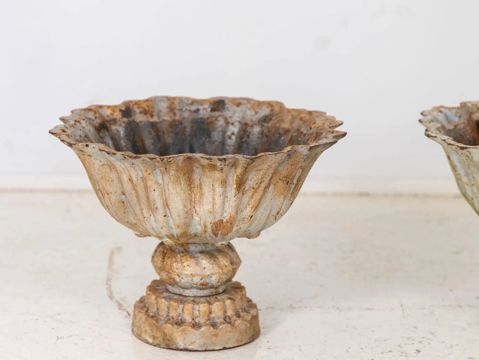 Pair of Verdigris Painted Iron Tazzas or Urns, English Late 20th Century - 6