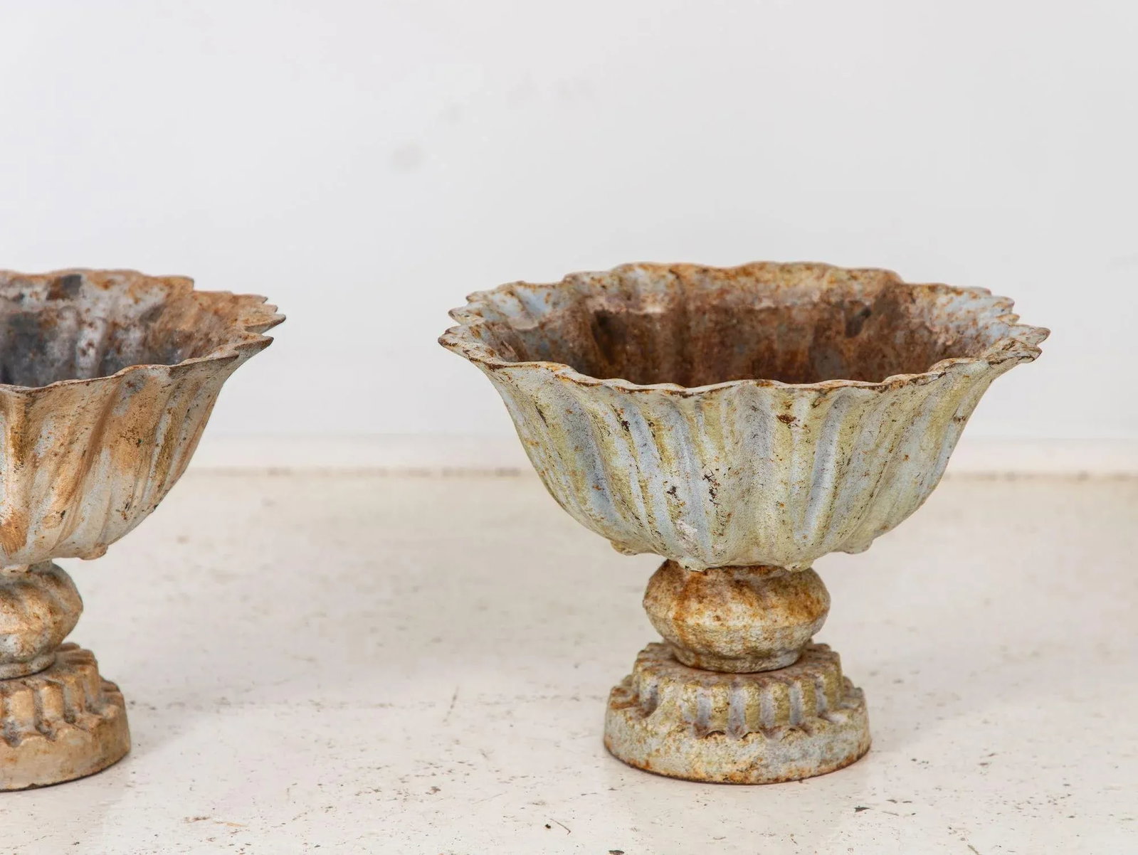 Pair of Verdigris Painted Iron Tazzas or Urns, English Late 20th Century - 7