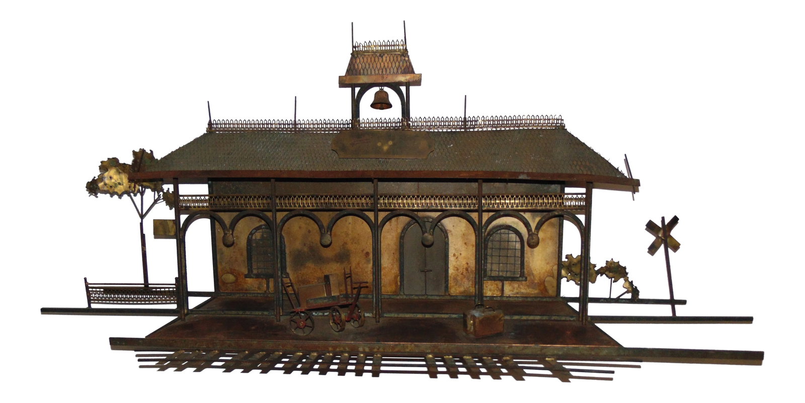 1970s Vintage Curtis Jere Sculpture: The train station is the title of this sculpture made by Curtis Jere. It's signed, it was made in the '70s. It's in good condition, metal shows patina and metal still has nice colors. Condition: