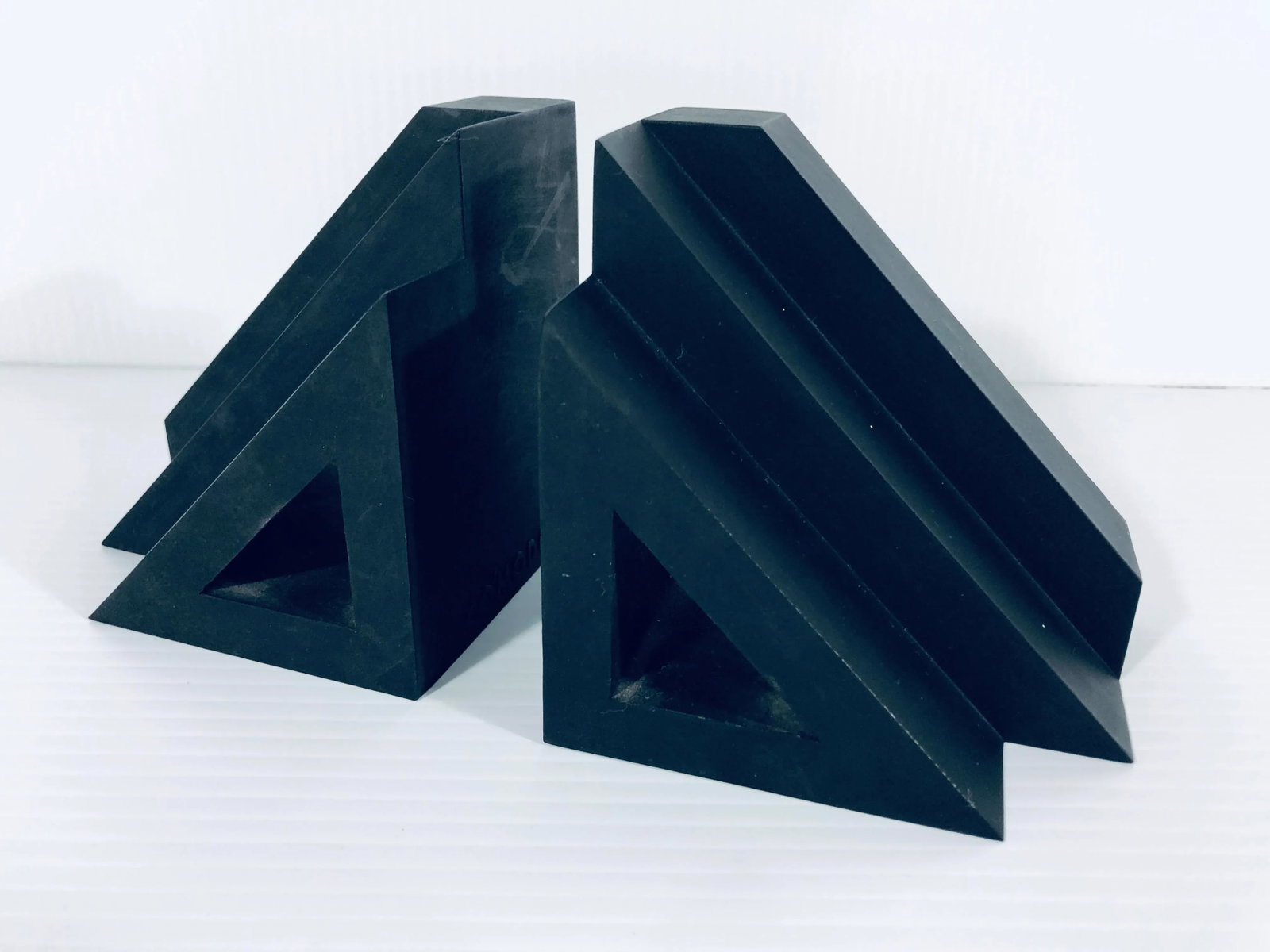 Post Modern Nero "co'modo" Matte Black Rubber Bookends - a Pair - 4
