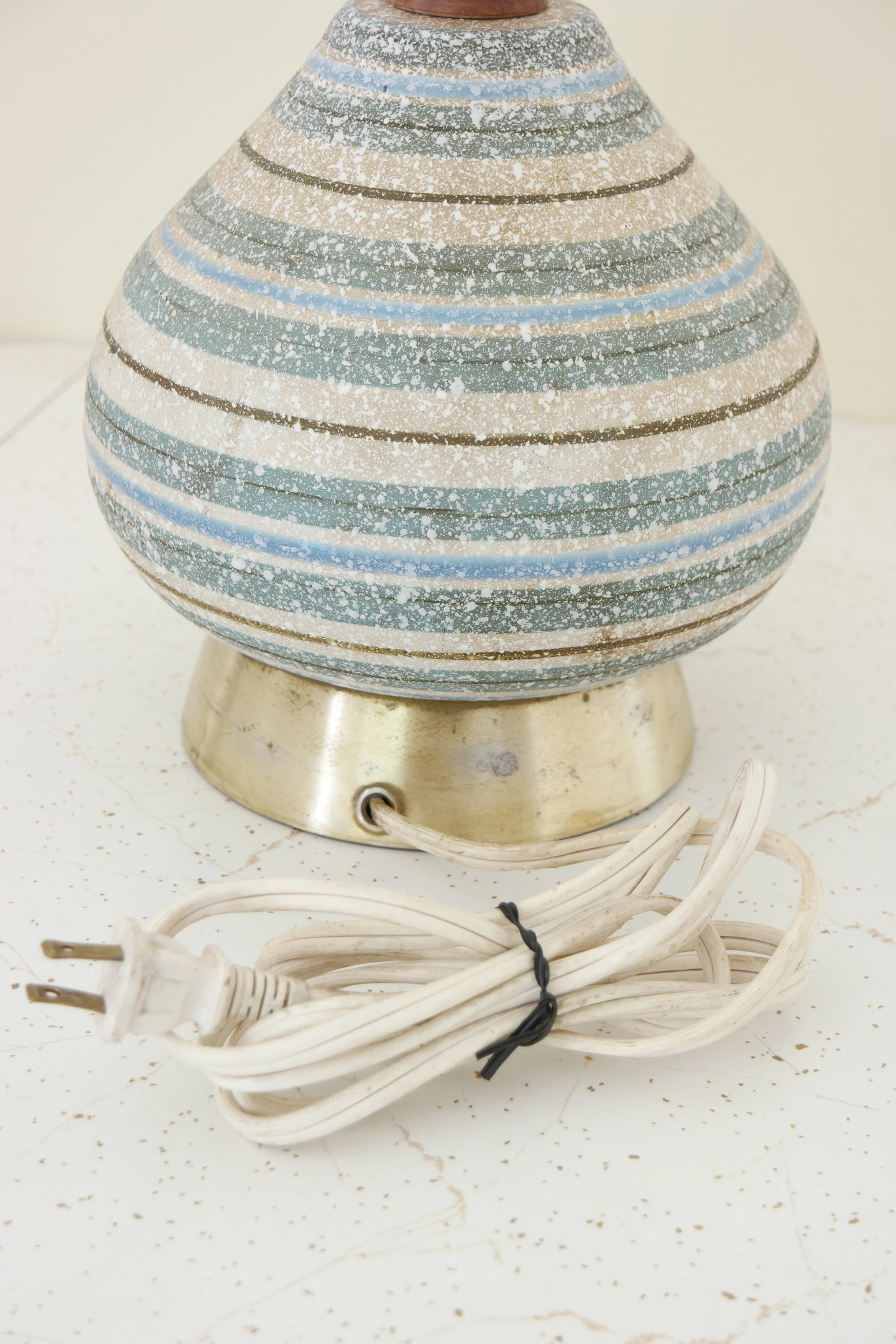 Vintage Mid Century Modern Ceramic Table Lamp - 3