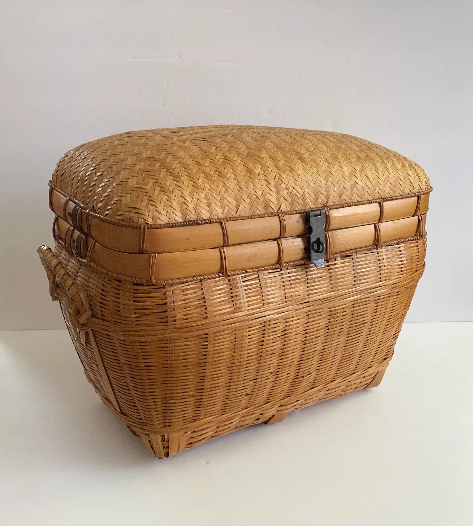 Vintage Chinese Herringbone Weave Cane and Wicker Lidded Basket Storage - 2