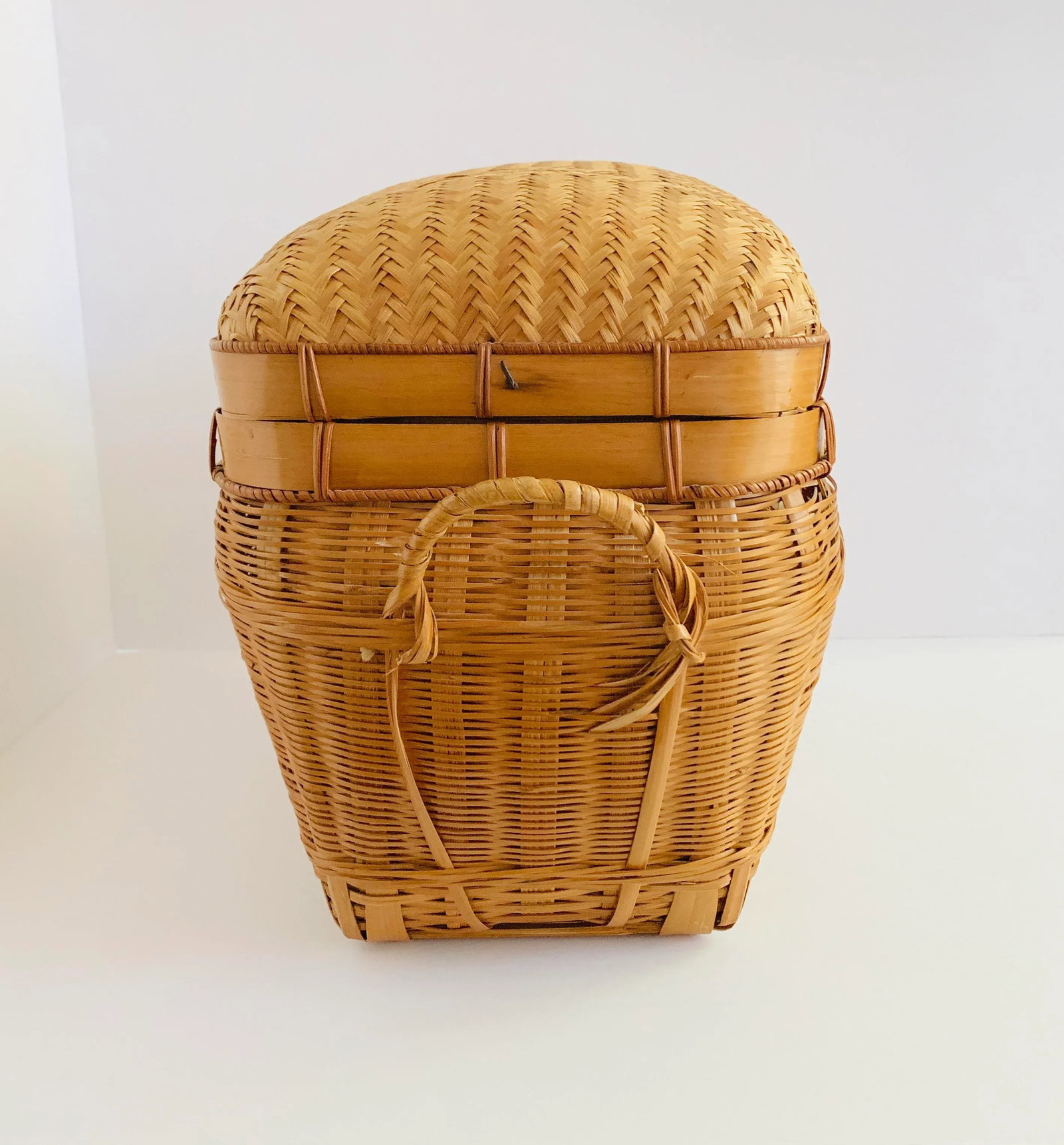 Vintage Chinese Herringbone Weave Cane and Wicker Lidded Basket Storage - 8