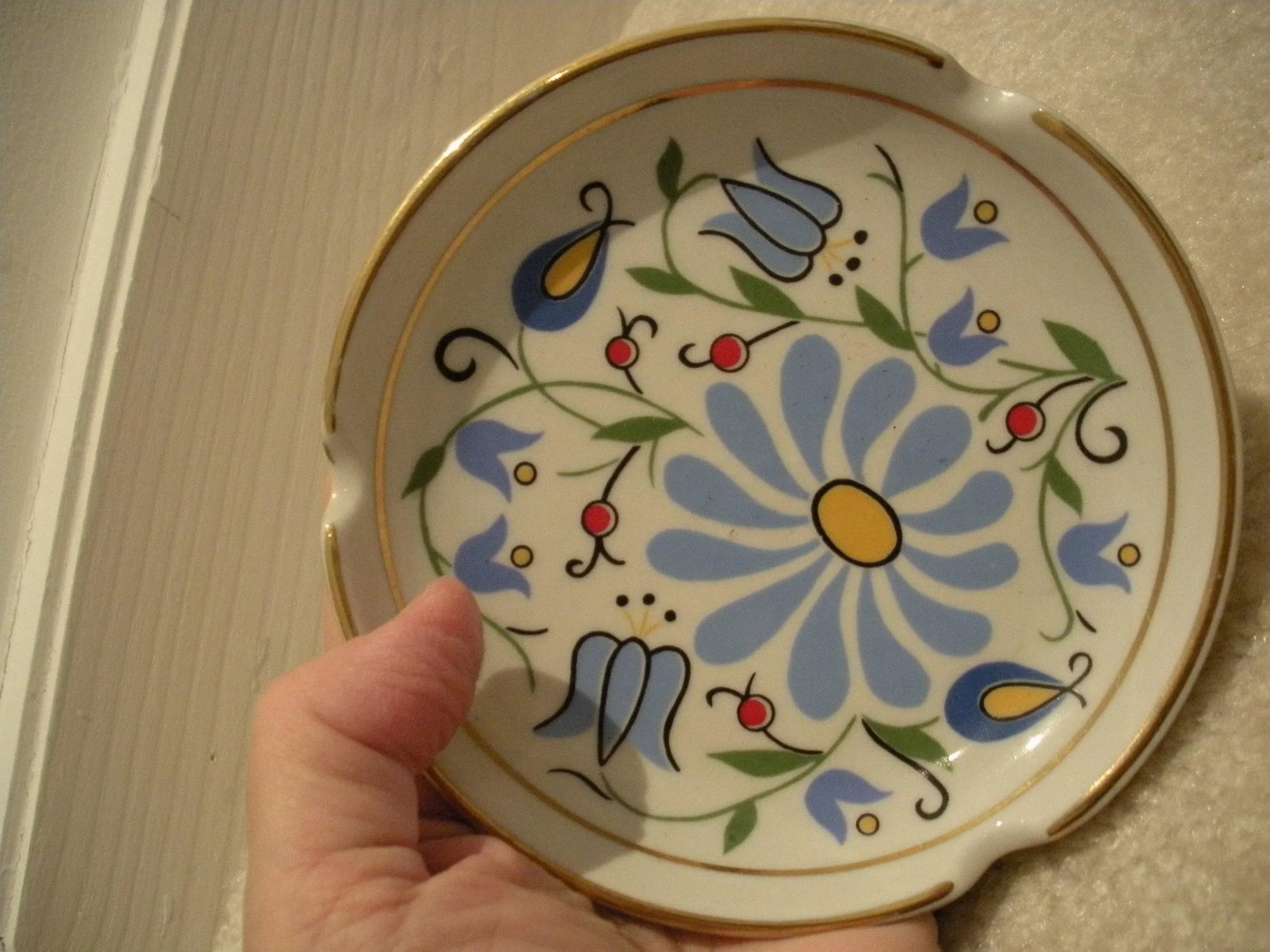 Vintage 1960s Painted Ceramic Vase & Matching Plate with 14k Gold Trim From Poland - Set of 2 - 3