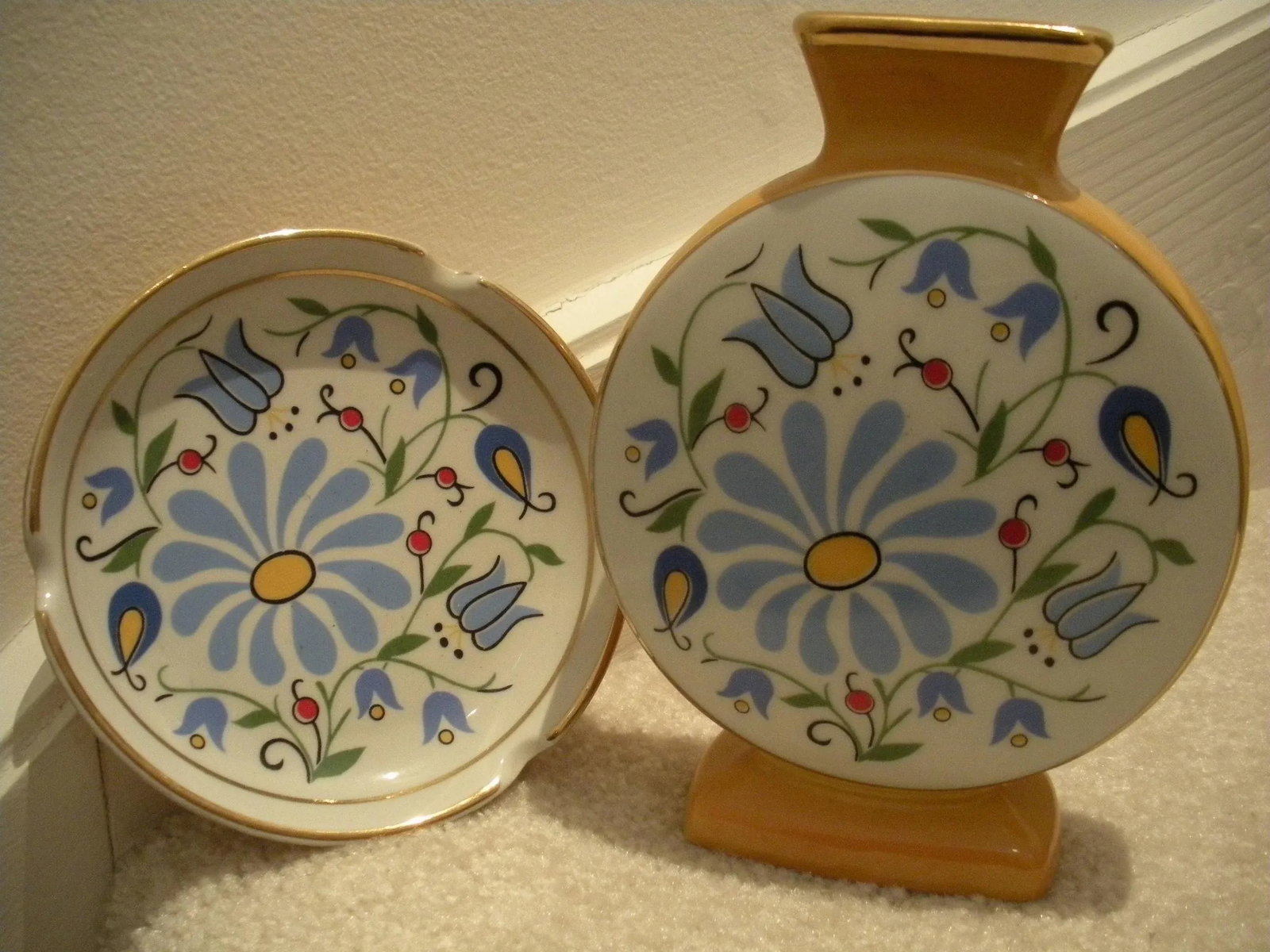 Vintage 1960s Painted Ceramic Vase & Matching Plate with 14k Gold Trim From Poland - Set of 2 - 7