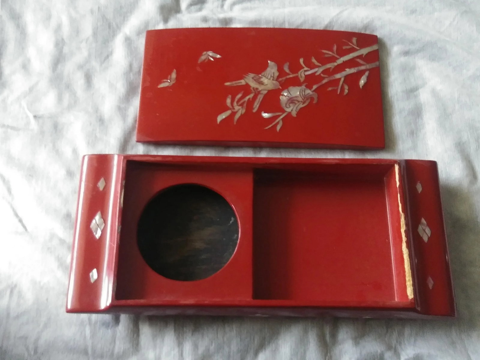 Late 20th Century Red Lacquer Mother of Pearl Inlay Ink Box - 2