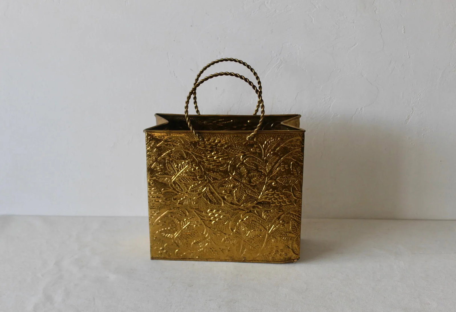 1970s Sarreid Ltd Style Embossed Brass Shopping Tote Bag Magazine Holder - 11