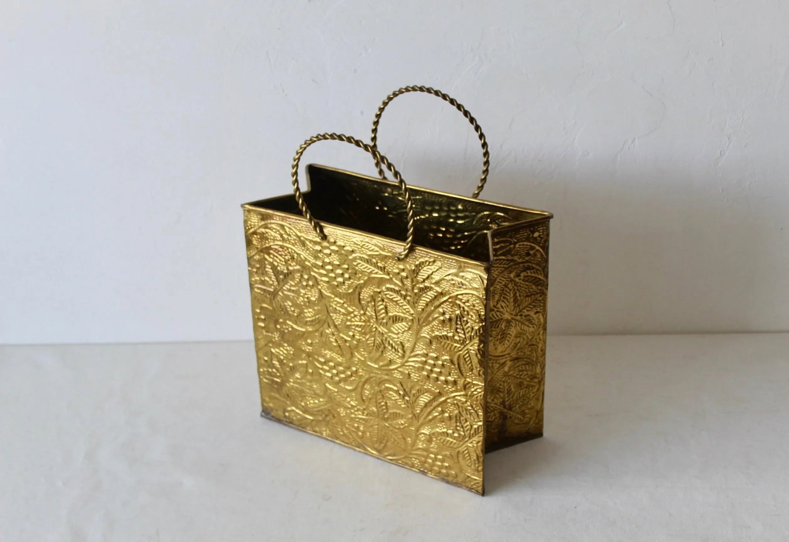 1970s Sarreid Ltd Style Embossed Brass Shopping Tote Bag Magazine Holder - 3