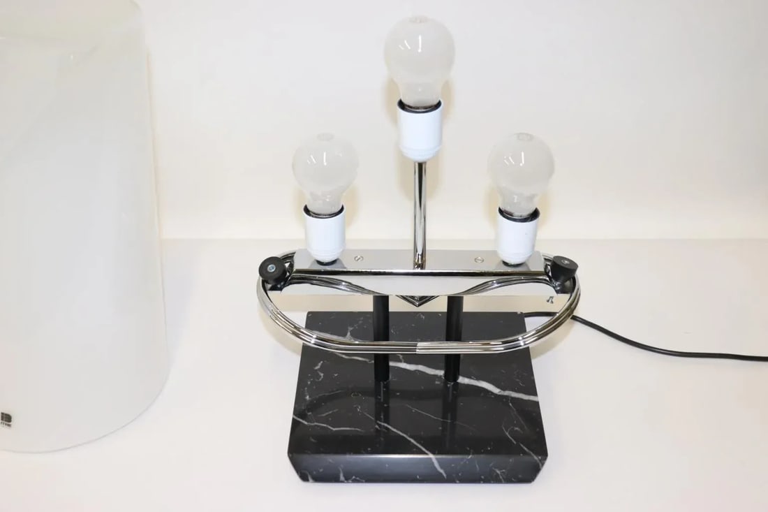 White Mid-Century Modern Murano Glass Table Lamp - 10