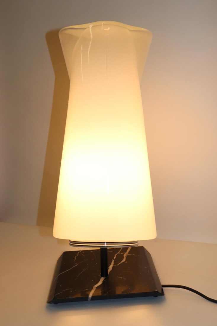 White Mid-Century Modern Murano Glass Table Lamp - 3