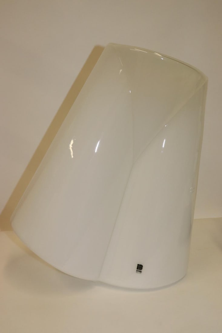 White Mid-Century Modern Murano Glass Table Lamp - 9