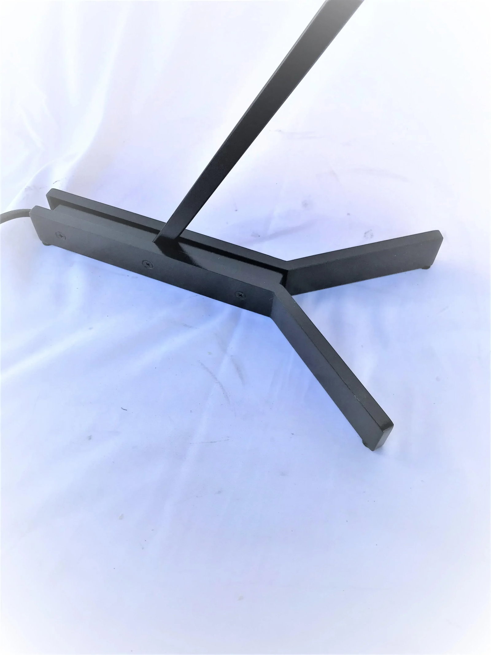 Deco Modern Desk Lamp - Steel Painted - 2