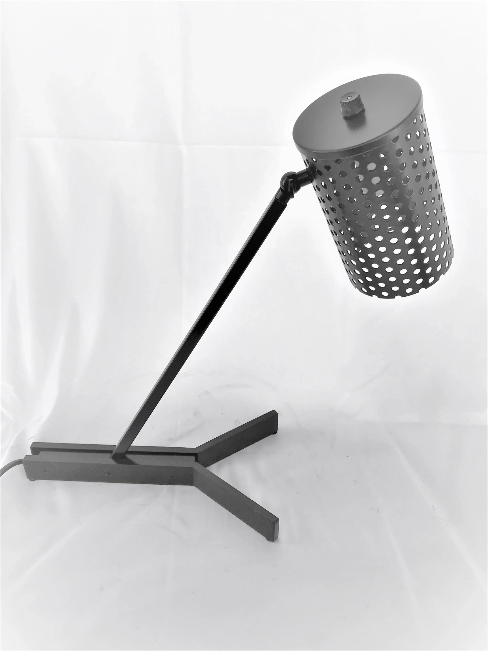Deco Modern Desk Lamp - Steel Painted - 6