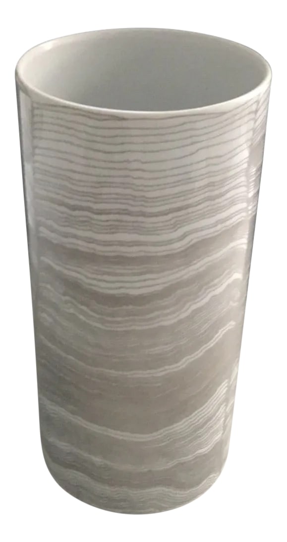 Vintage Mid-Century Rosenthal Studio-Linie Vase: Porcelain Mid-Century vase has Taupe lines on a White background Made in Germany by Rosenthal. Studio-linie. Perfect condition Condition: Alterations: Original Condition Unaltered Imperfections: Some