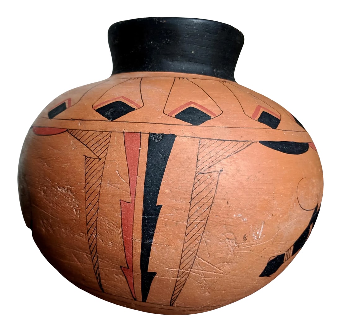 Mato Ortiz Mexican Handcrafted Clay Vessel: A stunning example of Mexican earthenware pottery, rendered in the Mato Ortiz tradition. This terracotta beauty features abstracted geometric forms and zoomorphic figures with wonderful patina that