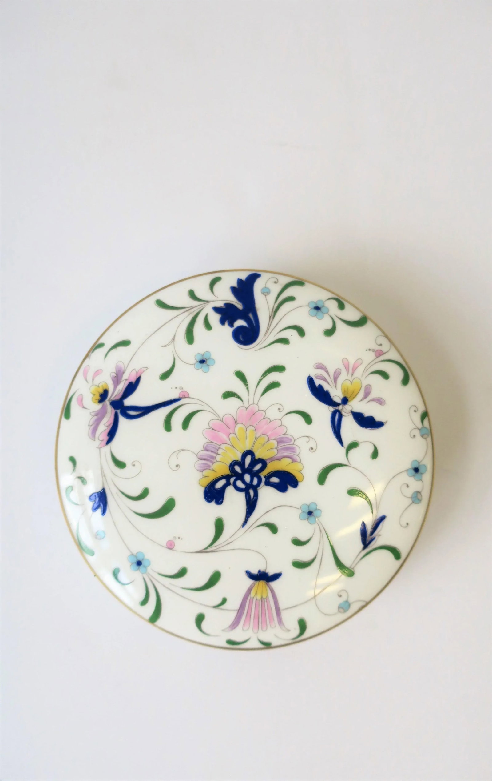English Blue and White Porcelain Round Jewelry or Trinket Box - 4