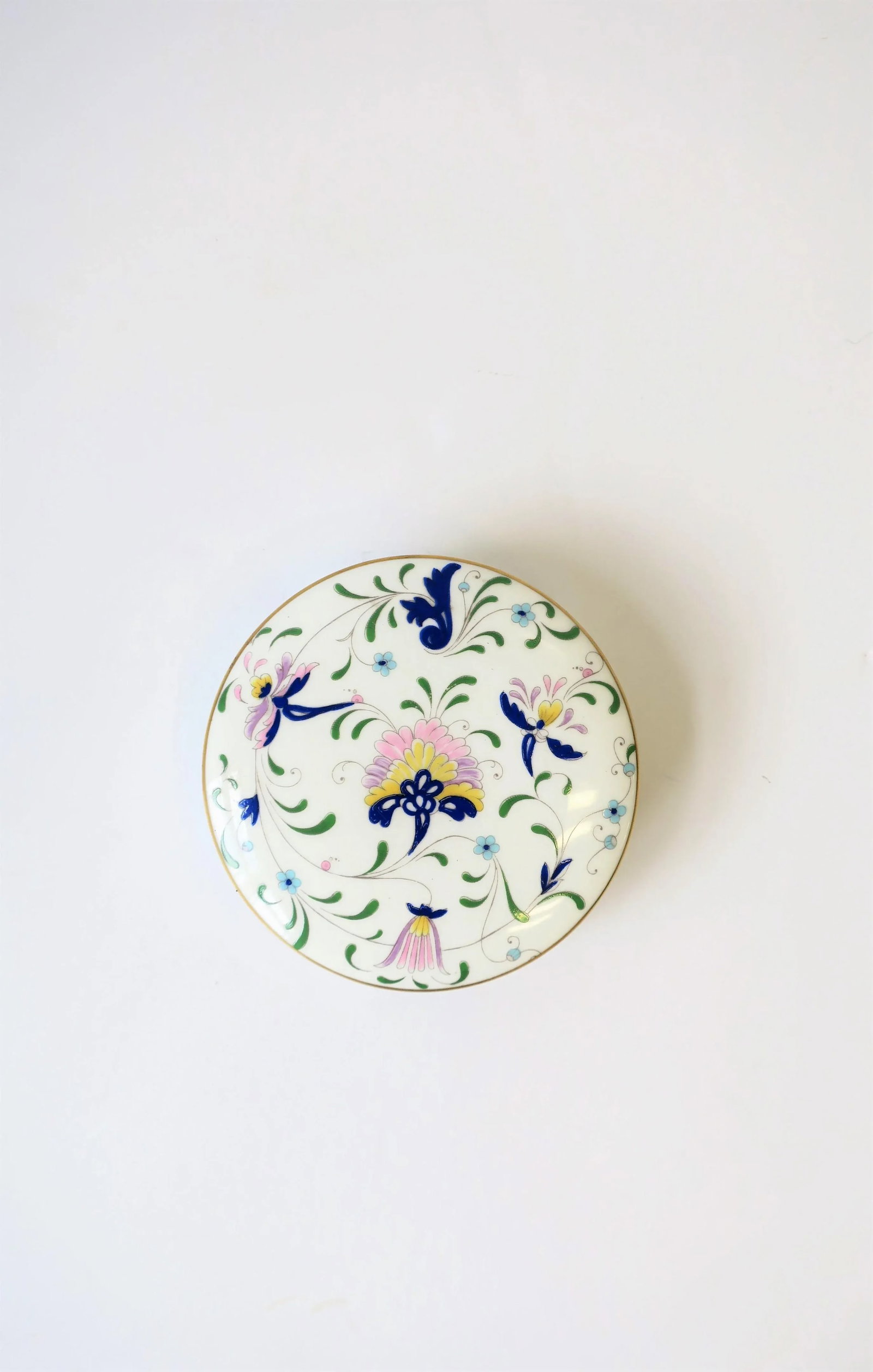 English Blue and White Porcelain Round Jewelry or Trinket Box - 9