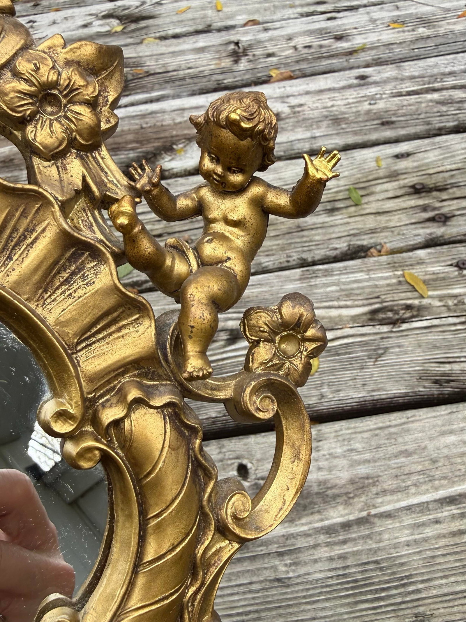 Small Italian Gilded Cherub Wall Mirror - 3