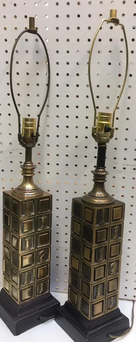 Vintage Laurel Table Lamps With Chess Motif - A Pair - 3