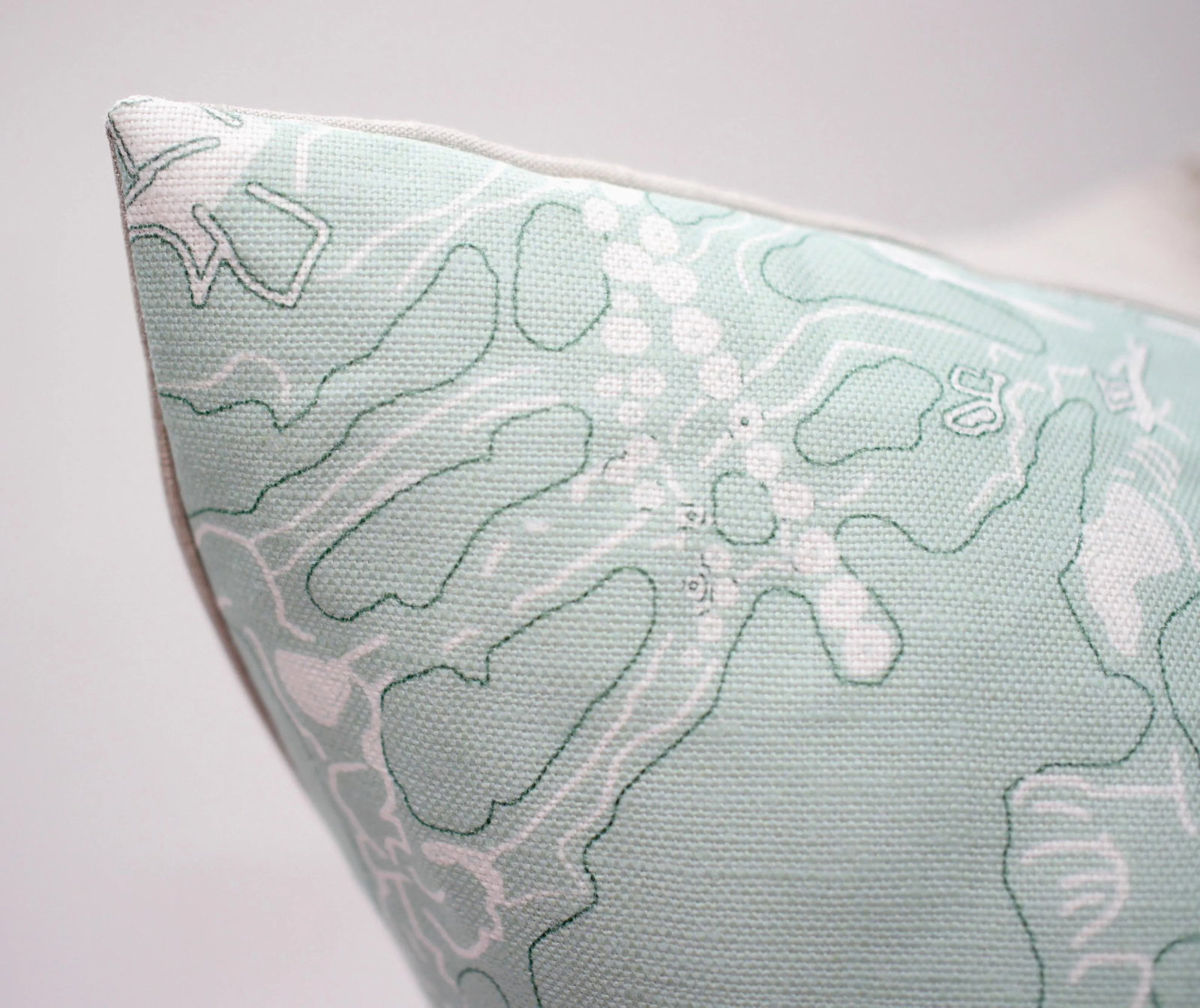 Isobel "60 Oaks" 25" Square Belgian Linen Pillow - 3