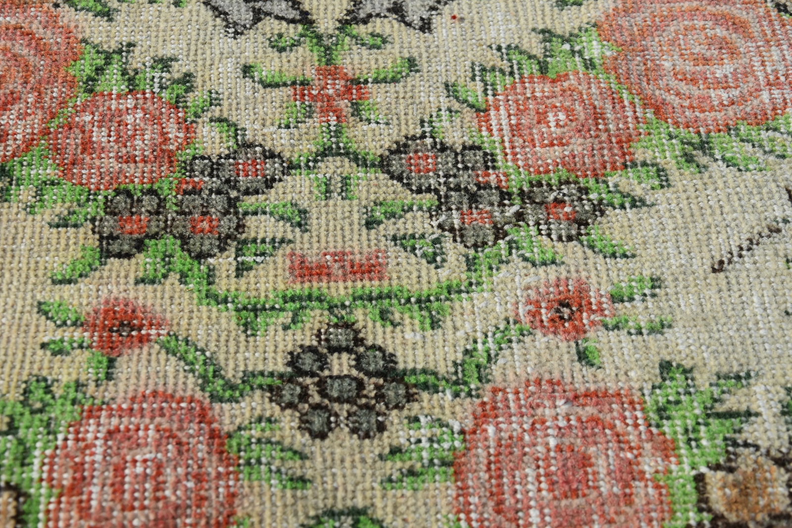 1970s Turkish Floral Handmade Rug - 9