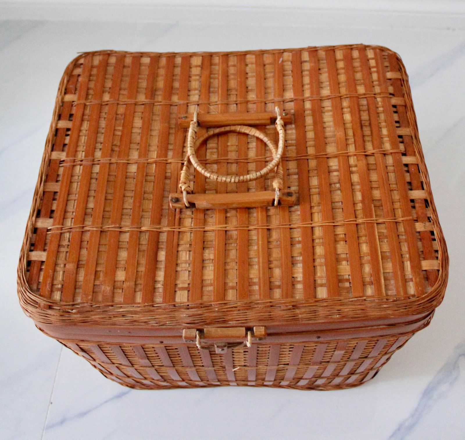 Vintage Asian Large Wicker Lidded Basket With Handles - 7