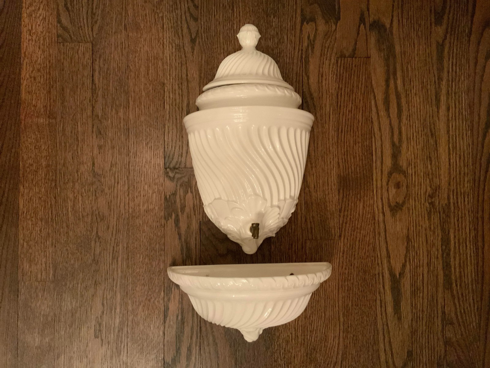 Mid Century White Ceramic Lavabo Fountain - 2